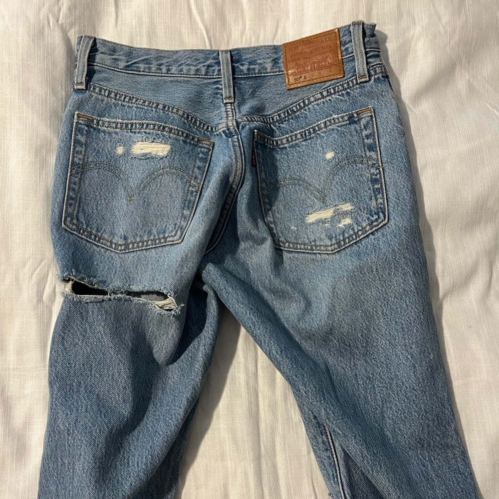 Levi ripped jeans
